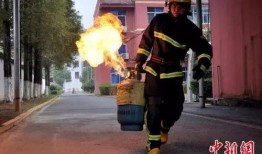 消防战士爆料新闻视频,揭秘火灾现场惊心动魄瞬间