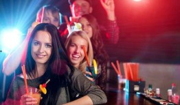 女记者爆料酒吧视频